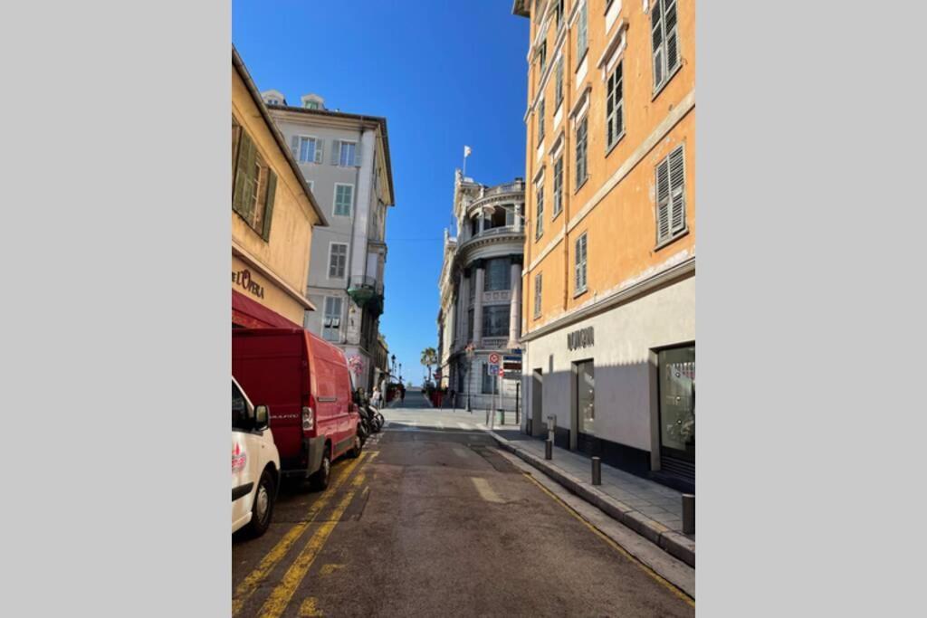 Spacious 3 Bedroom Flat Center - Magnificent View-parking Apartment *