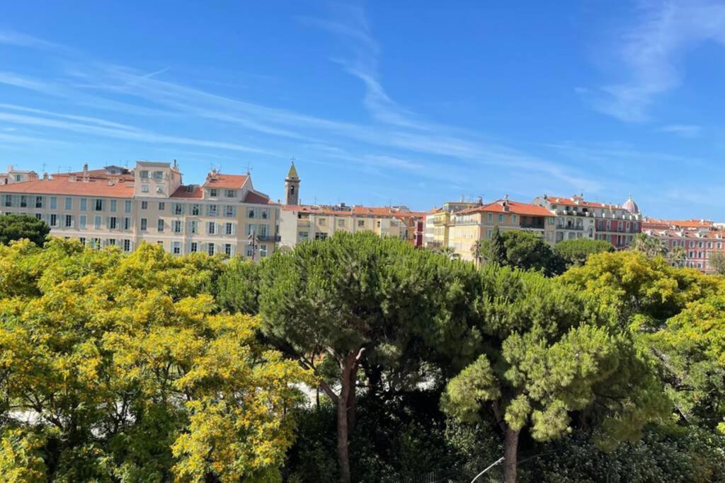 Spacious 3 Bedroom Flat Center - Magnificent View-parking Apartment