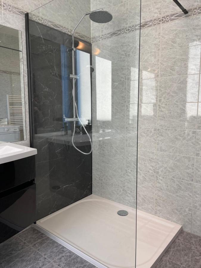 Spacious 3 Bedroom Flat Center - Magnificent View-parking Apartment *